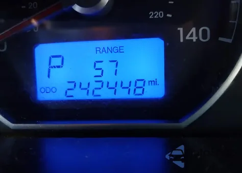 2011 Hyundai Santa Fe Limited V6 from USA, damaged, VIN 5XYZK4AG3BG035259